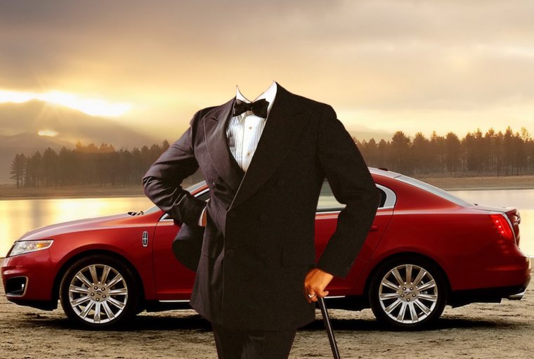 Мужчина на фоне машины