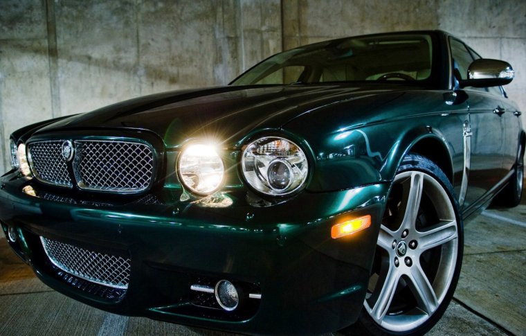 Ягуар s-Type темно зеленый