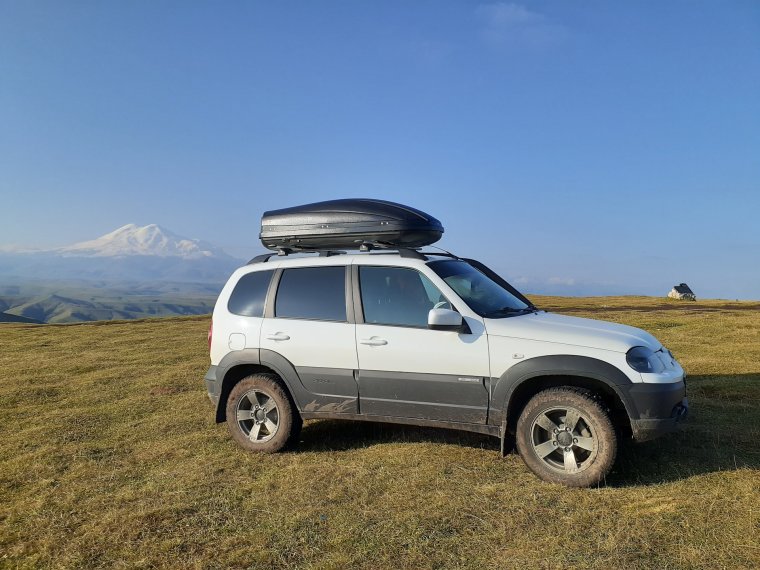 Лодка на крыше автомобиля