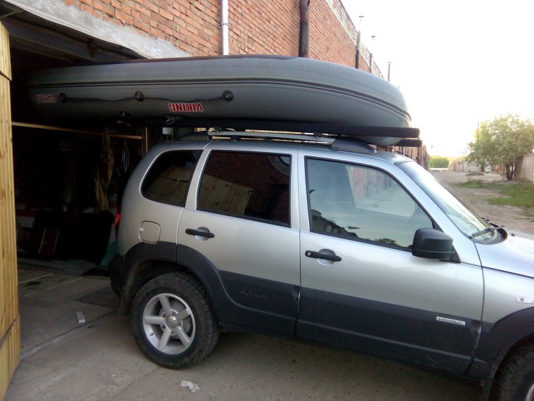 Багажник на крышу для лодки ПВХ на ниву Шевроле