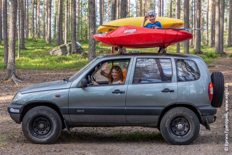 Лодка ПВХ на крыше Гранты