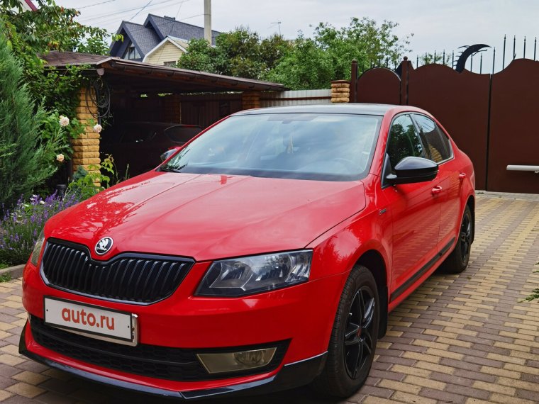 Красная Шкода Октавия а7