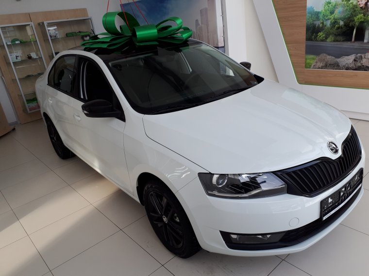 Шкода Рапид 2020 белая