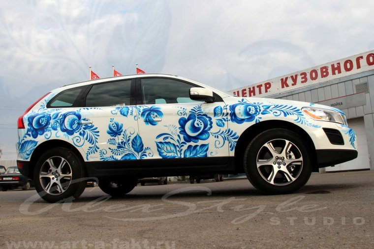 Машина расписанная под Гжель