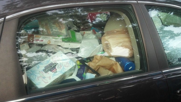 Хлам в салоне машины