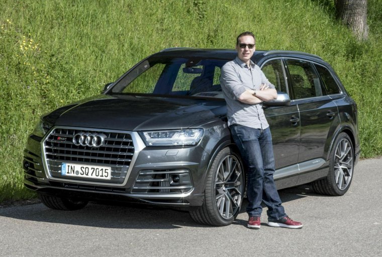 Audi q7 с человеком