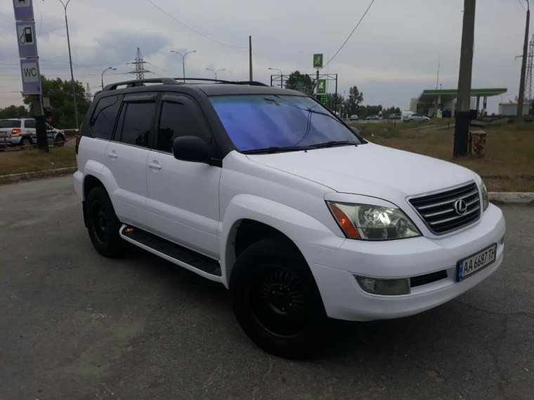 Машины черный верх белый низ