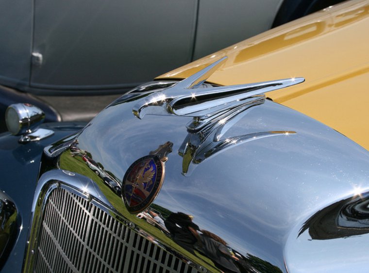 Фигурка на капот