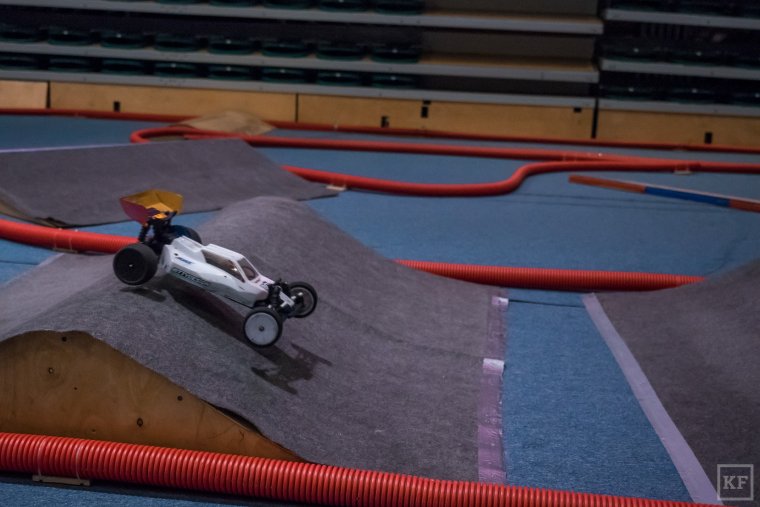 Гоночная трасса с препятствиями