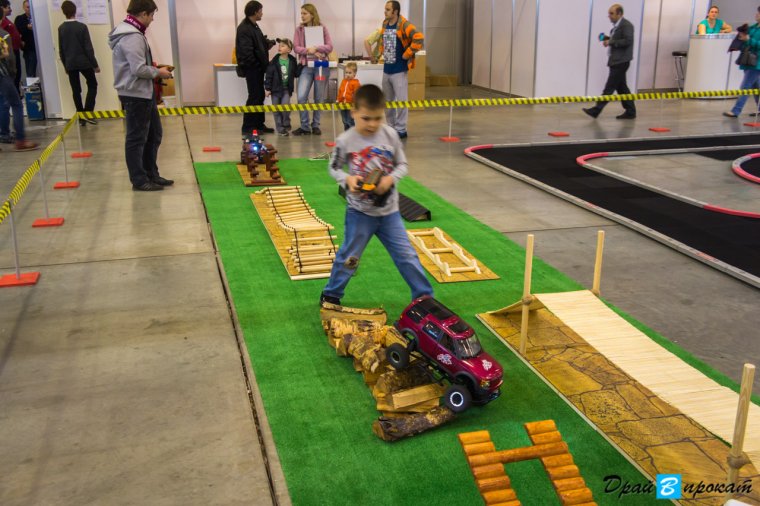 Полоса препятствий для радиоуправляемых машин