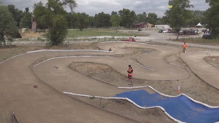 Площадка трасса для радиоуправляемых машин