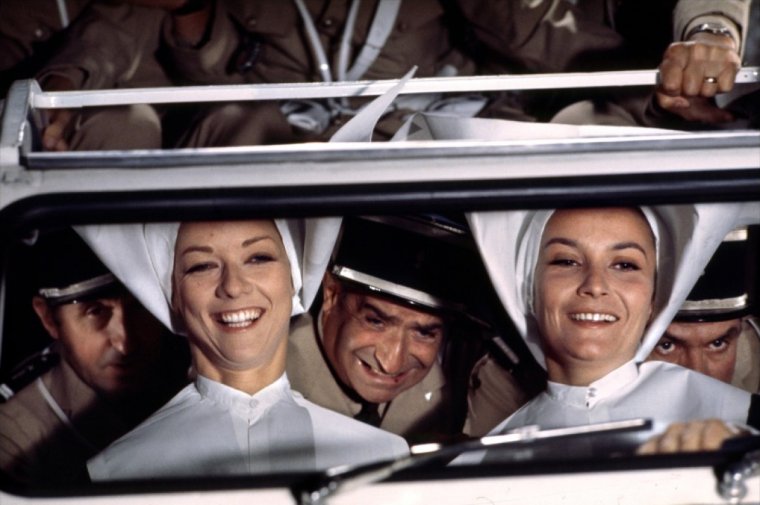 Луи де Фюнес и монахиня за рулем