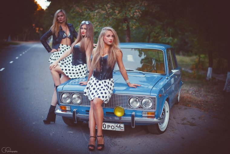 Красивые девушки и ВАЗ