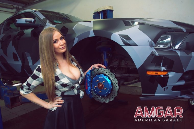 Фото с машиной девушки София