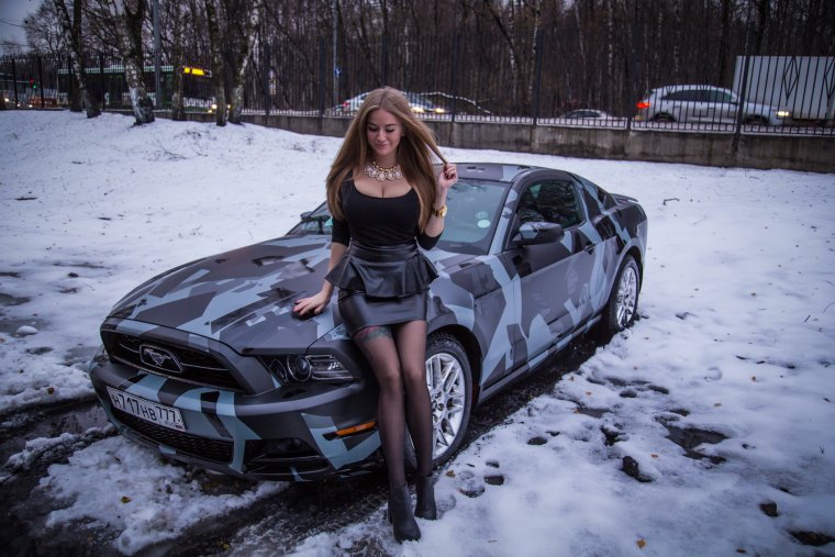 Софья Темникова машина Мустанг