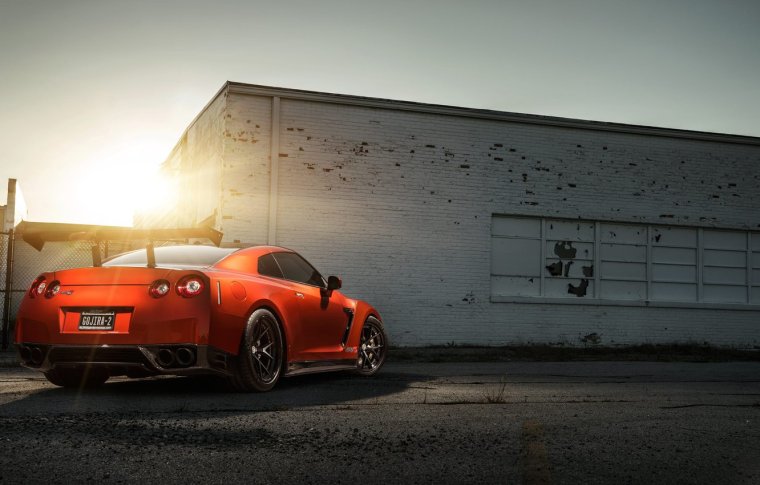 2048 X 1152 Ниссан ГТР