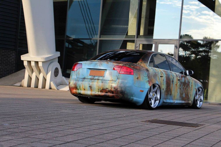 Ауди с аэрографией под ржавчину