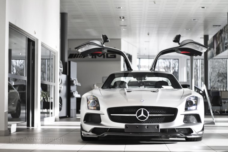 Mercedes-Benz SLS AMG капот