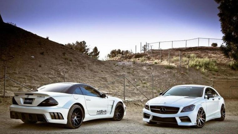 Dodge Charger vs Mercedes cls63