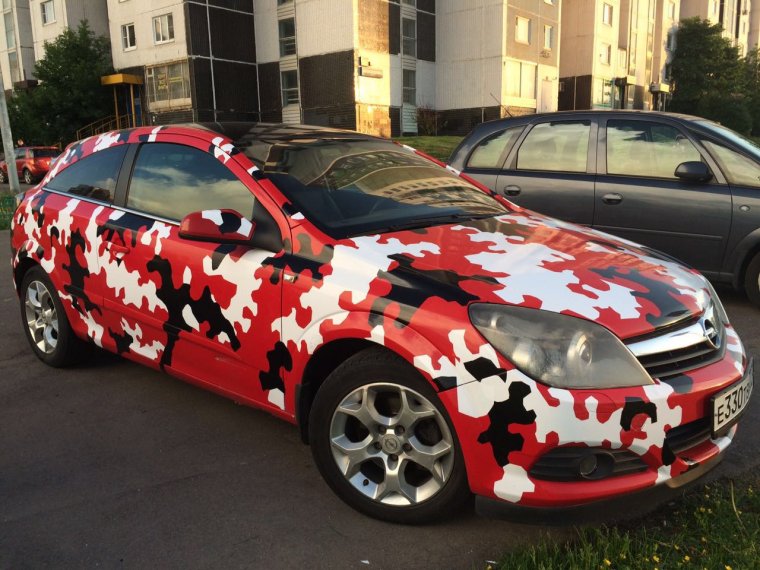 Опель Астра в камуфляже