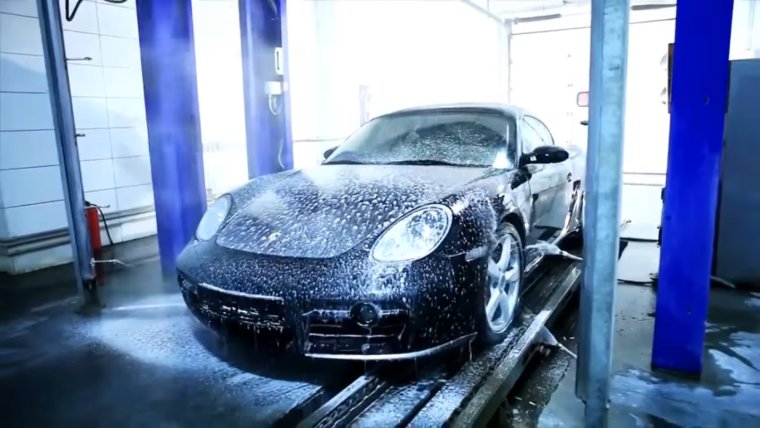 Бесконтактная мойка автомобиля