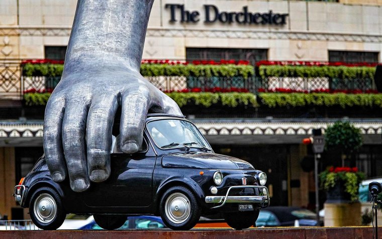 Памятники машинам