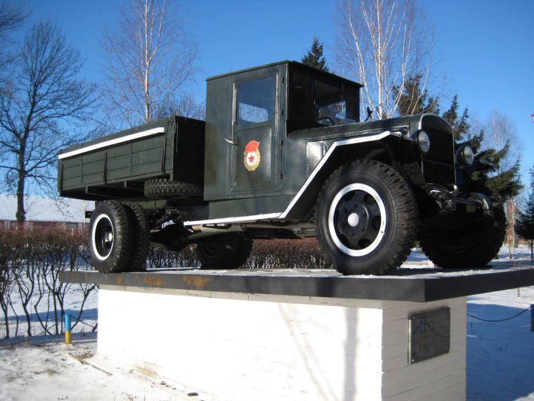 Памятник машине ГАЗ