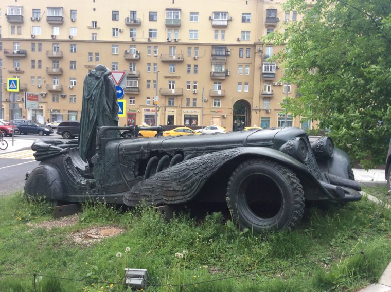 Памятник машина Рукавишников