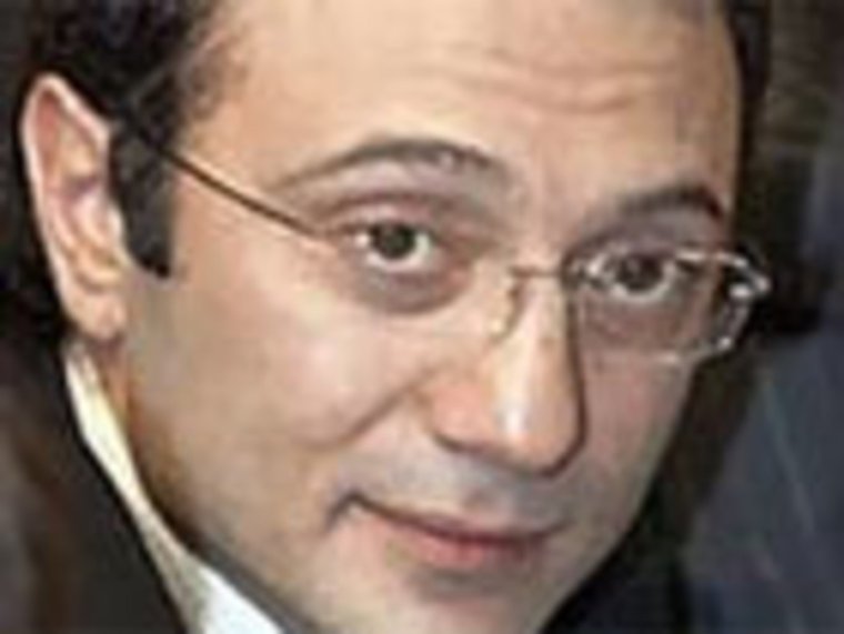 Сулейман Керимов в перчатках