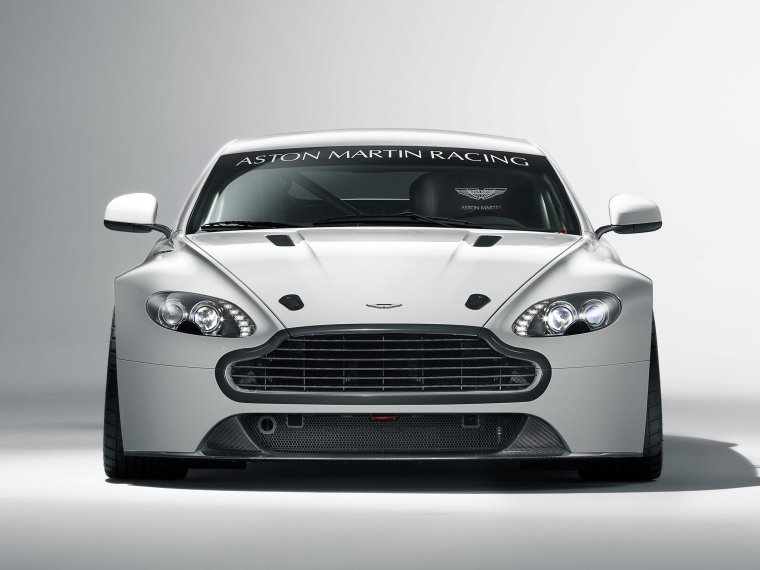 Aston Martin v8 Vantage gt4
