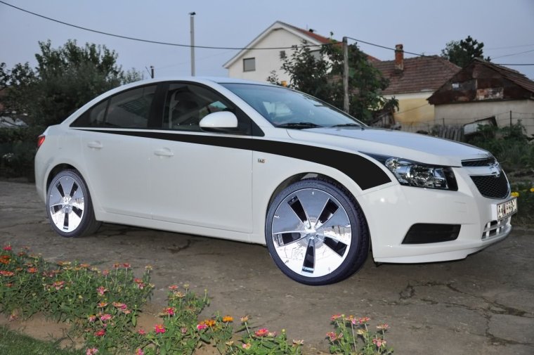 Шевроле Круз на 22 дисках