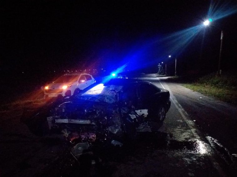 Разбитая машина арт