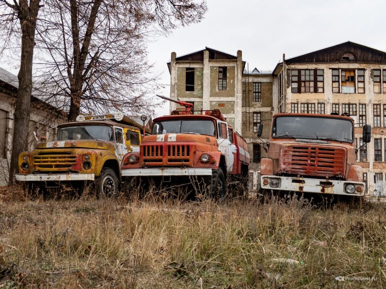 Заброшенная пожарная машина