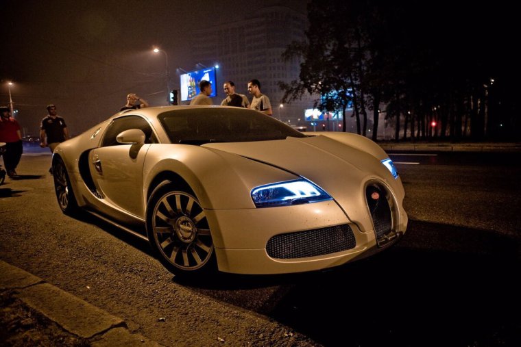 Бугатти Вейрон в России