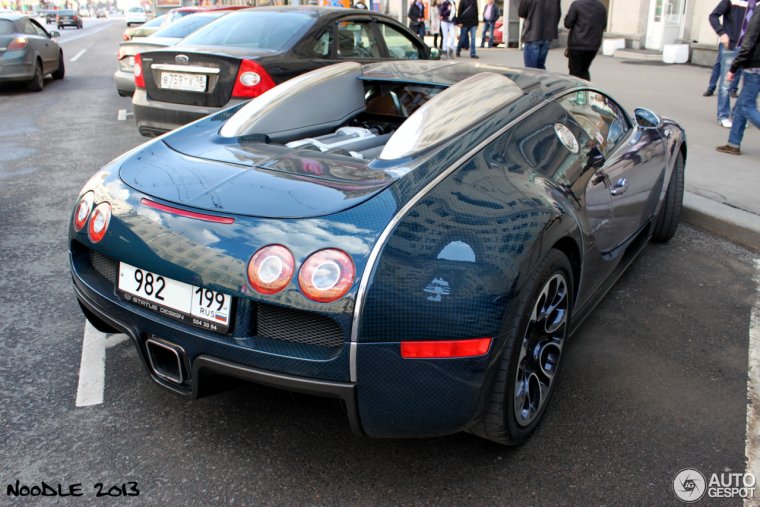 Бугатти ЧИРОН В Москве