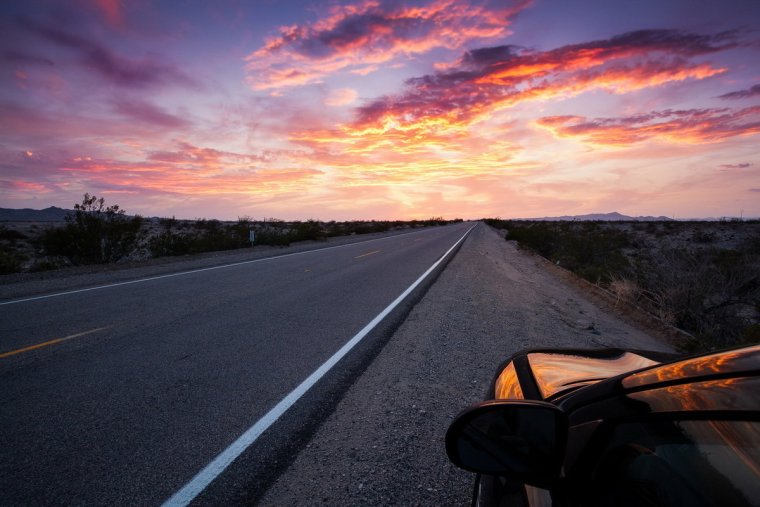 Машина на закате