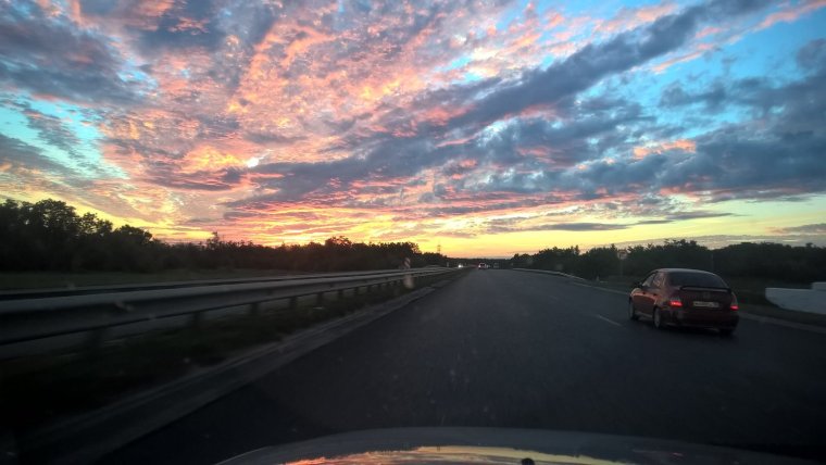 Вид дороги из машины