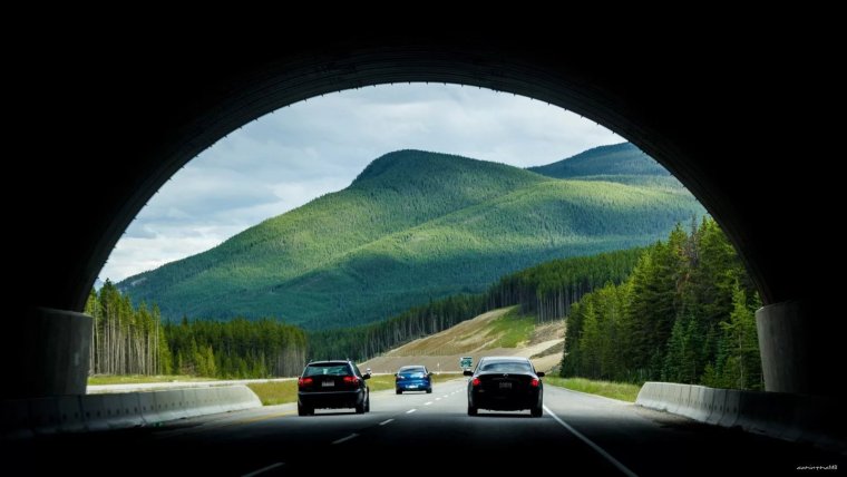 Машина дорога горы