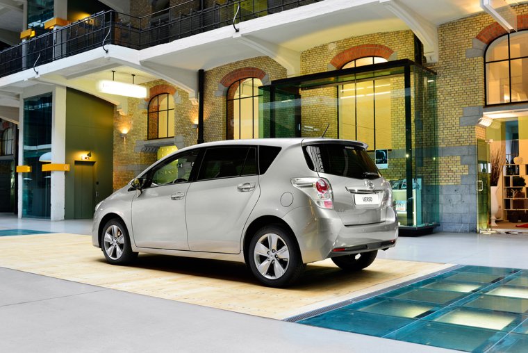 Тойота версо