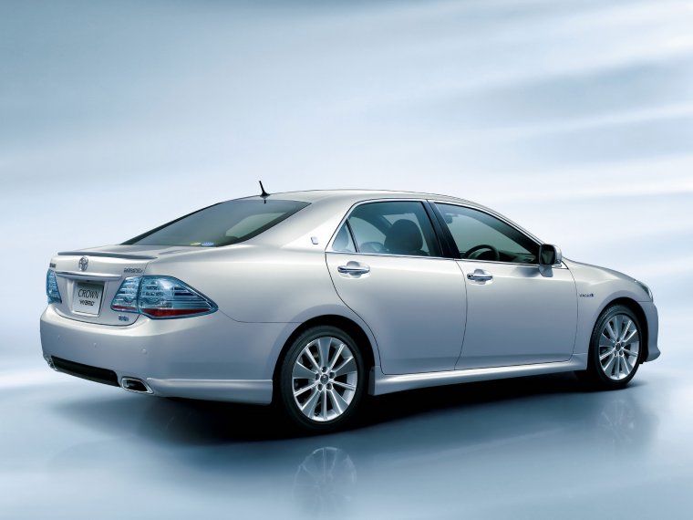 Toyota Crown 2008 гибрид