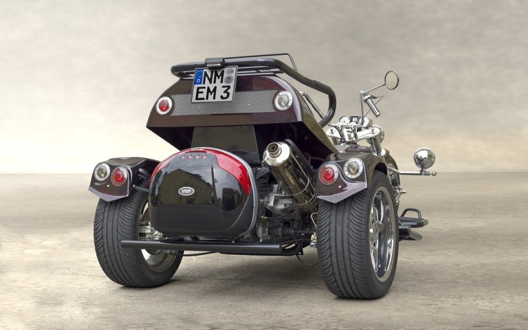 Мотоцикл трехколесный мощный