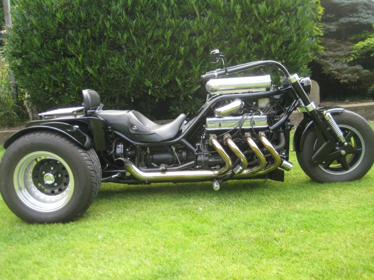 Трицикл БМВ v12