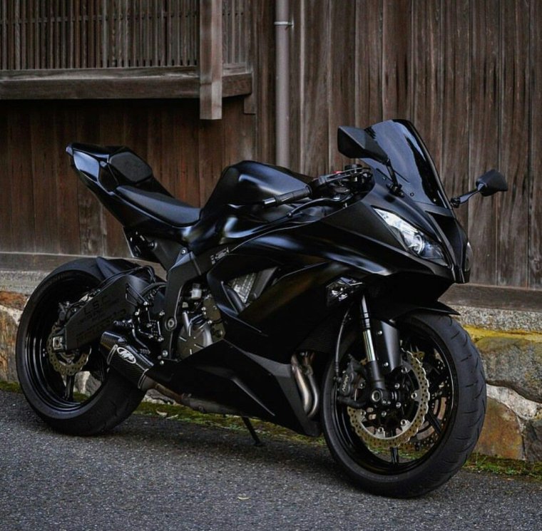 Спортбайк Кавасаки черный