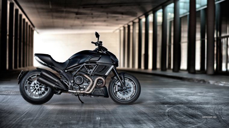 Мотоциклы круизеры Ducati Diavel