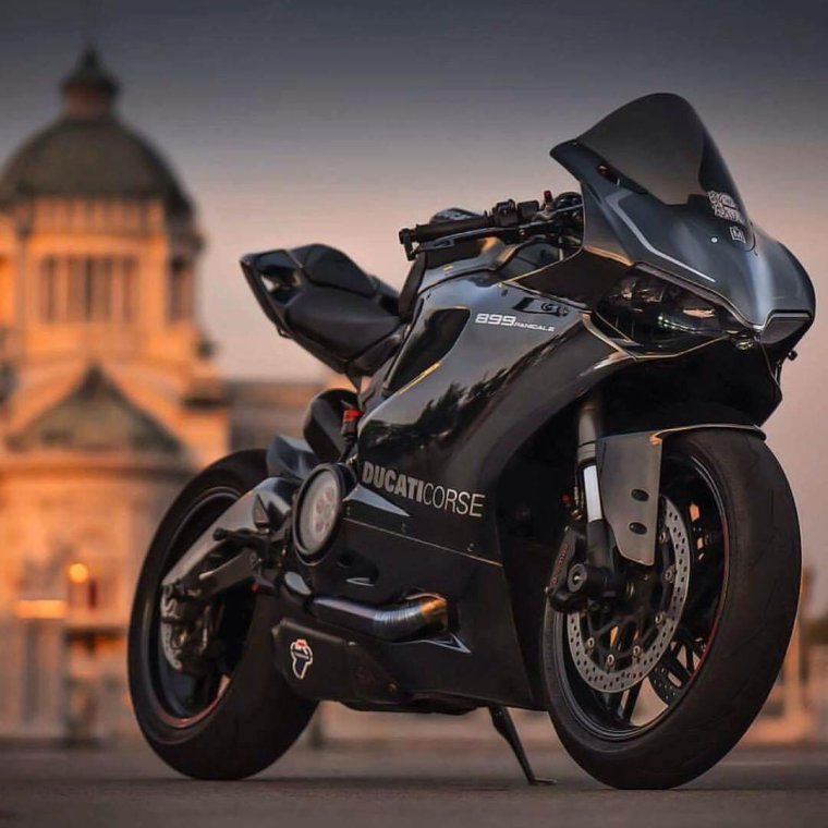 Дукати мотоцикл черный