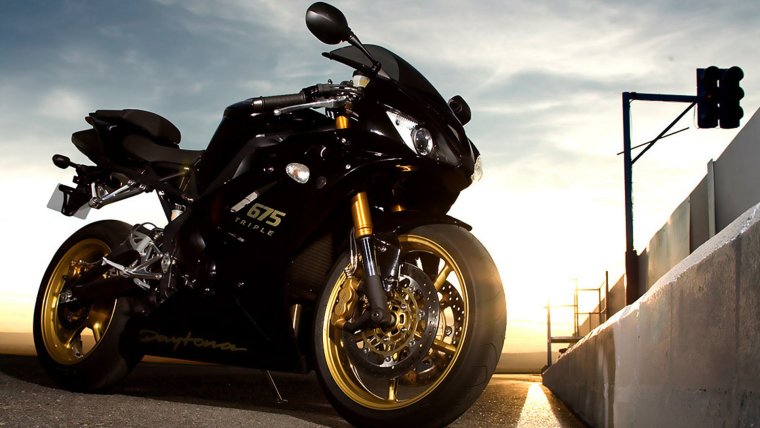 Triumph Daytona обои