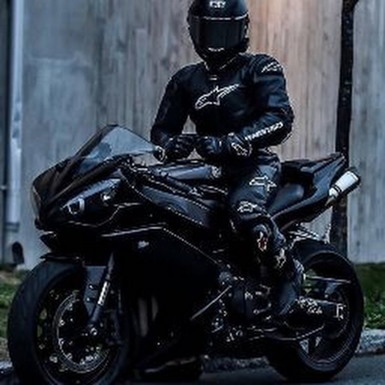 Экипировка Yamaha r1