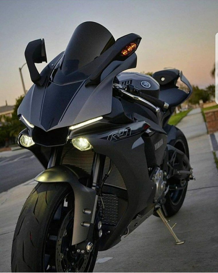 Спортбайк Ямаха r1
