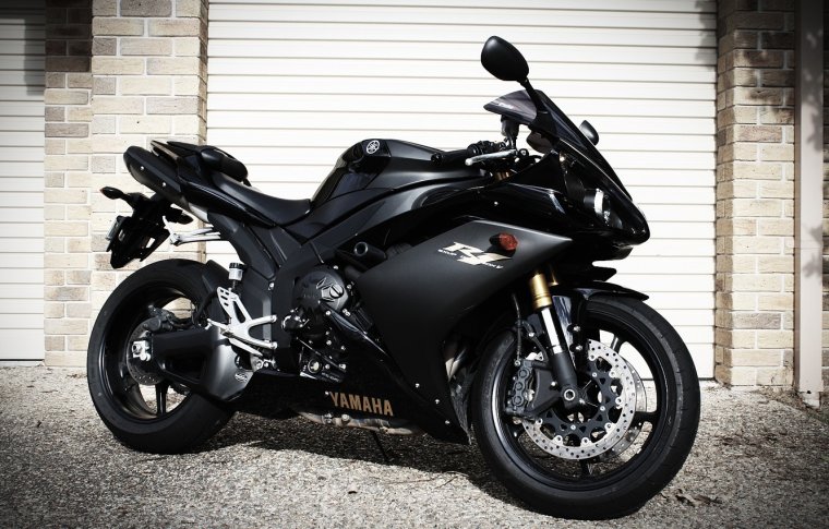 Yamaha r1