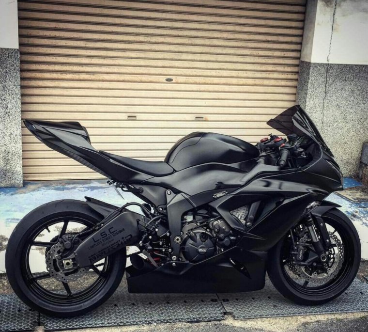 Yamaha zx6r черно